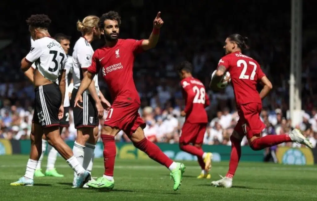 Mohamed Salah của Liverpool ăn mừng sau khi ghi bàn vào lưới Fulham ở Premier League 2022/23, đêm thứ Bảy (6/8/2022)