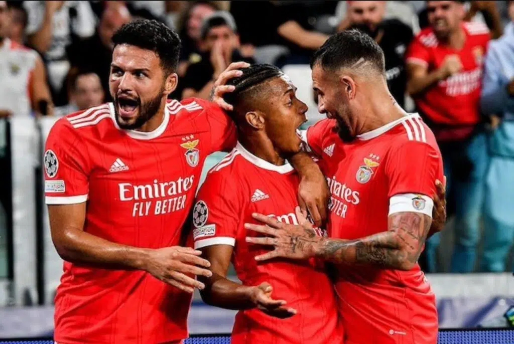 Các cầu thủ Benfica ăn mừng bàn thắng của David Neres (c) Ảnh AP